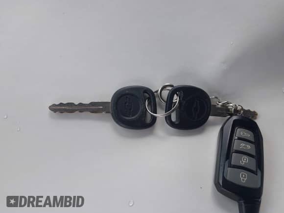 2000 Chevrolet Silverado 2500 LS с VIN 1GCGK29U5YE325929, выставлен на аукционе IAAI как лот 43541532 с пробегом 189 182 миль миль и . История ставок и продаж доступна на DreamBid. Изображение 11.