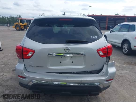 2018 Nissan Pathfinder S with VIN 5N1DR2MN9JC637022, listed as a IAAI auction lot 40555746 with 96,269 mi miles and . Bid and sale history available at DreamBid. Image 17.