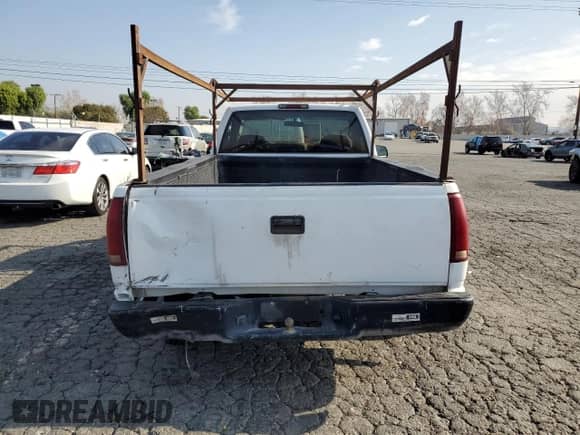 2000 Chevrolet Silverado 2500 с VIN 1GCGC24RXYR197759, выставлен на аукционе Copart как лот 42634935 с пробегом 658 067 миль миль и Списание • Salvage title. История ставок и продаж доступна на DreamBid. Изображение 6.