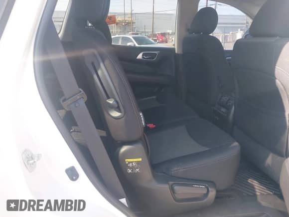 2019 Nissan Pathfinder S z VIN 5N1DR2MNXKC640870, wystawiony jako IAAI lot #41490215 z przebiegiem 82 823 mil mil oraz . Historia ofert i sprzedaży dostępna na DreamBid. Obrazek 8.