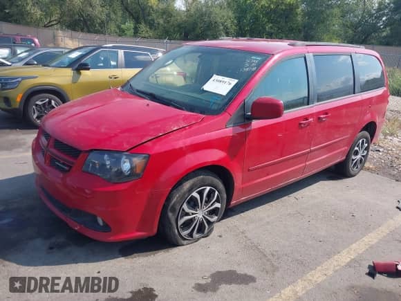 2014 Dodge Grand Caravan R/T with VIN 2C4RDGEG8ER138148, listed as a IAAI auction lot 43089176 with 182,710 mi miles and . Bid and sale history available at DreamBid. Image 17.