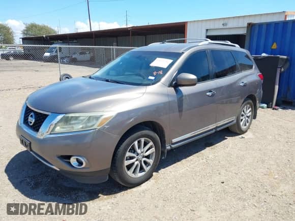 2013 Nissan Pathfinder Platinum with VIN 5N1AR2MN3DC615184, listed as a IAAI auction lot 43012751 with 201,546 mi miles and . Bid and sale history available at DreamBid. Image 2.