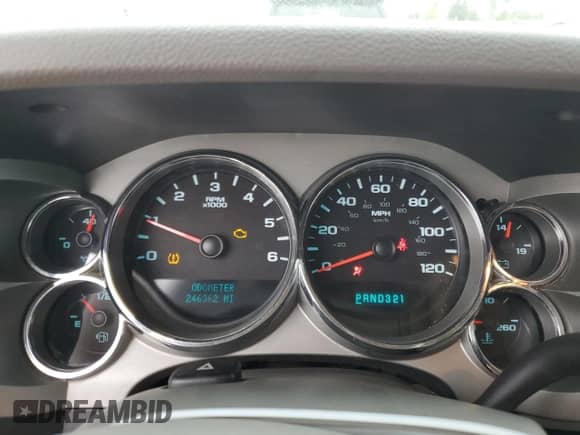 2008 GMC Sierra 1500 Work Truck with VIN 2GTEC19C781125822, listed as a Copart auction lot 71683234 with 246,362 mi miles and Salvage title. Bid and sale history available at DreamBid. Image 9.