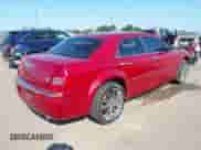 2007 Chrysler 300 C z VIN 2C3LK63H07H650601, wystawiony jako IAAI lot #43104361 z przebiegiem 178 290 mil mil oraz . Historia ofert i sprzedaży dostępna na DreamBid. Obrazek 4.