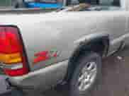 2000 GMC Sierra 1500 SLE z VIN 1GTEK19T0YE186897, wystawiony jako IAAI lot #42636565 z przebiegiem 229 310 mil mil oraz . Historia ofert i sprzedaży dostępna na DreamBid. Obrazek 19.