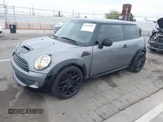 2010 MINI Hardtop with VIN WMWMF3C58ATZ60995, listed as a IAAI auction lot 42454882 with 147,607 mi miles and . Bid and sale history available at DreamBid. Image 6.