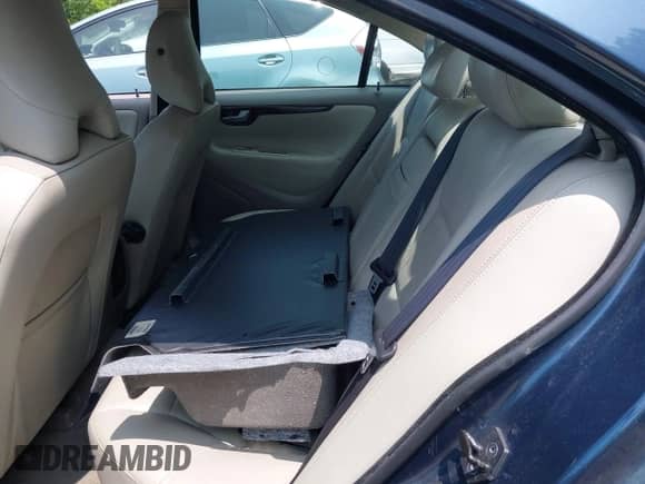 2009 Volvo S60 2.5T with VIN YV1RS592692736309, listed as a IAAI auction lot 42323642 with 121,141 mi miles and . Bid and sale history available at DreamBid. Image 8.