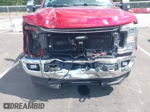 2017 Ford F-250 Lariat z VIN 1FT7W2BT2HED39079, wystawiony jako IAAI lot #43270393 z przebiegiem 115 559 mil mil oraz . Historia ofert i sprzedaży dostępna na DreamBid. Obrazek 6.