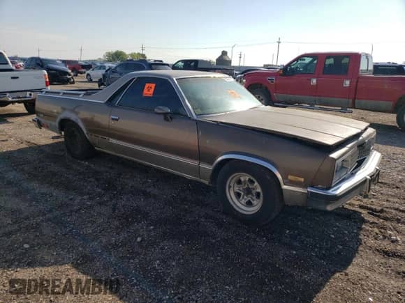 1983 Chevrolet El Camino с VIN 1GCCW80H5DR255003, выставлен на аукционе Copart как лот 63256084 с пробегом 23 199 миль миль и Списание • Salvage title. История ставок и продаж доступна на DreamBid. Изображение 4.