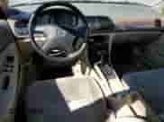 1995 Honda Accord LX z VIN 1HGCD5638SA090464, wystawiony jako Copart lot #48593965 z przebiegiem 142 003 mil mil oraz Czysty tytuł • Clean title. Historia ofert i sprzedaży dostępna na DreamBid. Obrazek 8.