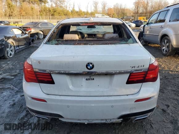 2013 BMW 7 Series 750i с VIN WBAYA8C50DC996469, выставлен на аукционе Copart как лот 41450395 с пробегом 17 504 миль миль и На запчасти • Non repairable. История ставок и продаж доступна на DreamBid. Изображение 6.