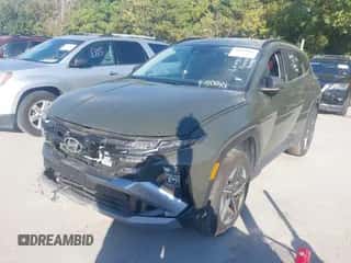 2025 Hyundai Tucson SEL z VIN 5NMJBCDE7SH463617, wystawiony jako IAAI lot #43367261 z przebiegiem 25 688 mil mil oraz . Historia ofert i sprzedaży dostępna na DreamBid. Obrazek 2.