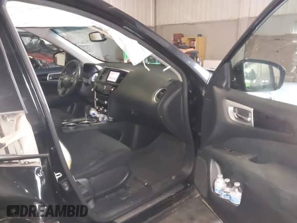 2016 Nissan Pathfinder Platinum with VIN 5N1AR2MM9GC643194, listed as a IAAI auction lot 41345013 with 126,073 mi miles and . Bid and sale history available at DreamBid. Image 5.