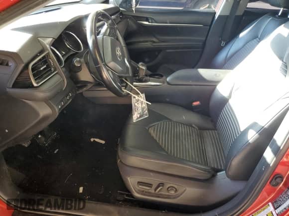 2019 Toyota Camry SE z VIN 4T1B11HK7KU249646, wystawiony jako Copart lot #80287225 z przebiegiem Nie podano mil oraz Szkoda całkowita • Salvage title. Historia ofert i sprzedaży dostępna na DreamBid. Obrazek 7.