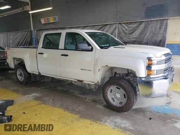 2016 Chevrolet Silverado 2500HD Work Truck z VIN 1GC1KUE80GF247093, wystawiony jako Copart lot #69404585 z przebiegiem 177 001 mil mil oraz Czysty tytuł • Clean title. Historia ofert i sprzedaży dostępna na DreamBid. Obrazek 4.