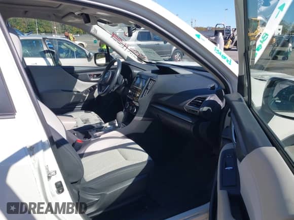 2020 Subaru Forester Premium z VIN JF2SKAJC2LH586046, wystawiony jako IAAI lot #43405135 z przebiegiem 35 834 mil mil oraz . Historia ofert i sprzedaży dostępna na DreamBid. Obrazek 5.