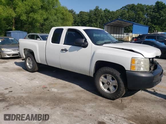 2011 Chevrolet Silverado 1500 Work Truck z VIN 1GCRKPE35BZ320412, wystawiony jako Copart lot #62109795 z przebiegiem 202 797 mil mil oraz Szkoda całkowita • Salvage title. Historia ofert i sprzedaży dostępna na DreamBid. Obrazek 4.
