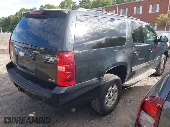 2009 Chevrolet Suburban 2LT с VIN 1GNFK26389R268375, выставлен на аукционе IAAI как лот 43319300 с пробегом 201 646 миль миль и . История ставок и продаж доступна на DreamBid. Изображение 4.