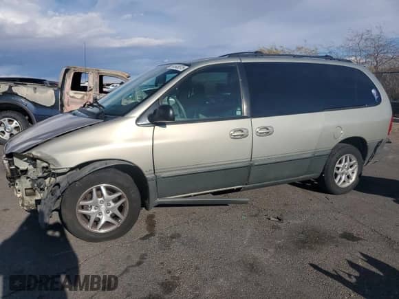 1999 Dodge Grand Caravan with VIN 1B4GP54G3XB616110, listed as a Copart auction lot 44845515 with 151,582 mi miles and Salvage title. Bid and sale history available at DreamBid. Image 1.