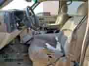 2002 Chevrolet Tahoe LT z VIN 1GNEC13Z32J339580, wystawiony jako Copart lot #70019535 z przebiegiem Nie podano mil oraz Czysty tytuł • Clean title. Historia ofert i sprzedaży dostępna na DreamBid. Obrazek 7.
