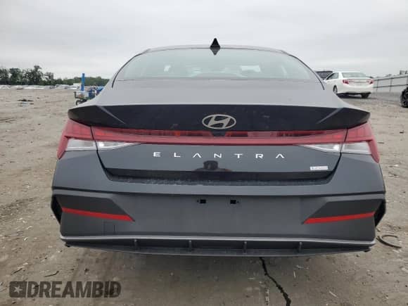 2025 Hyundai Elantra Blue z VIN KMHLM4DJ9SU141524, wystawiony jako Copart lot #69173895 z przebiegiem 5 718 mil mil oraz Szkoda całkowita • Salvage title. Historia ofert i sprzedaży dostępna na DreamBid. Obrazek 6.