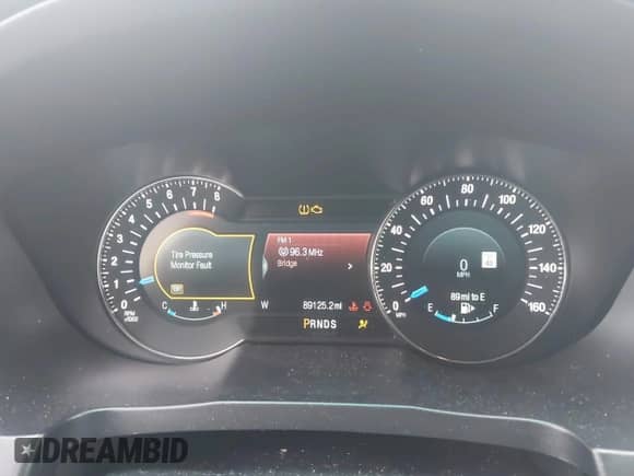 2016 Ford Explorer Platinum z VIN 1FM5K8HT4GGB42233, wystawiony jako IAAI lot #43073444 z przebiegiem 89 125 mil mil oraz . Historia ofert i sprzedaży dostępna na DreamBid. Obrazek 7.