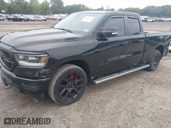2019 Ram 1500 Big Horn z VIN 1C6SRFBT9KN645994, wystawiony jako IAAI lot #43027130 z przebiegiem 110 119 mil mil oraz . Historia ofert i sprzedaży dostępna na DreamBid. Obrazek 2.