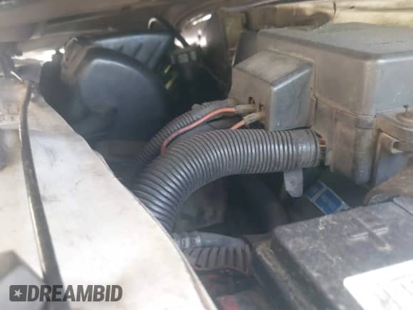 1997 Chevrolet Astro Cargo z VIN 1GCDM19W1VB228491, wystawiony jako IAAI lot #42322752 z przebiegiem 491 108 mil mil oraz . Historia ofert i sprzedaży dostępna na DreamBid. Obrazek 10.