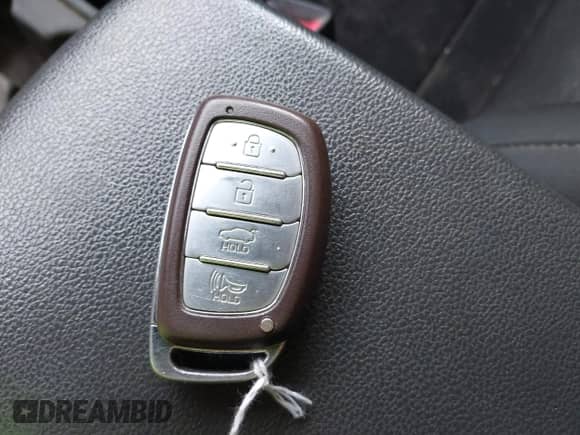 2019 Hyundai Elantra SEL z VIN 5NPD84LF1KH410376, wystawiony jako IAAI lot #42586075 z przebiegiem 119 711 mil mil oraz . Historia ofert i sprzedaży dostępna na DreamBid. Obrazek 11.