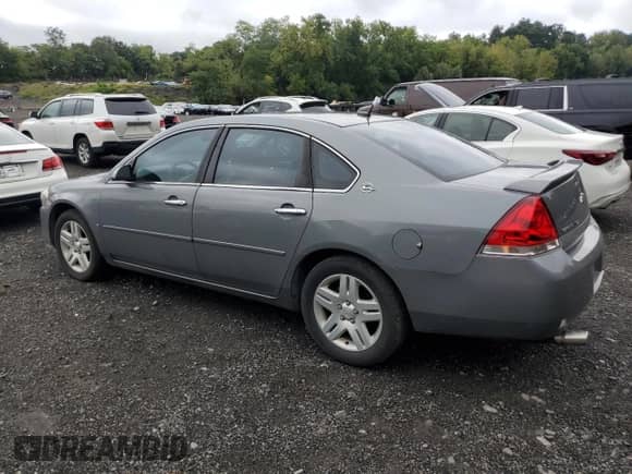 2007 Chevrolet Impala LTZ z VIN 2G1WU58R079360330, wystawiony jako Copart lot #71446495 z przebiegiem 133 176 mil mil oraz Czysty tytuł • Clean title. Historia ofert i sprzedaży dostępna na DreamBid. Obrazek 2.