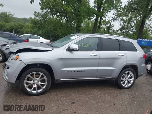 2020 Jeep Grand Cherokee Summit с VIN 1C4RJFJT4LC137073, выставлен на аукционе IAAI как лот 42265991 с пробегом 212 397 миль миль и . История ставок и продаж доступна на DreamBid. Изображение 14.