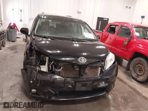 2015 Toyota Sienna Limited with VIN 5TDDK3DC0FS095232, listed as a IAAI auction lot 42047341 with 146,842 mi miles and . Bid and sale history available at DreamBid. Image 13.