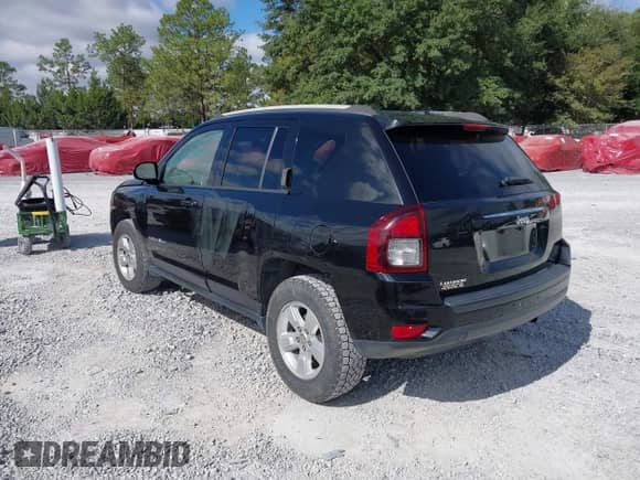 2017 Jeep Compass Latitude with VIN 1C4NJCEA9HD147461, listed as a IAAI auction lot 43341298 with 201,560 mi miles and . Bid and sale history available at DreamBid. Image 3.
