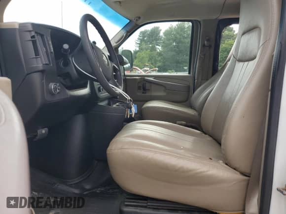 2010 Chevrolet Express Passenger LS с VIN 1GNUGBD41A1113934, выставлен на аукционе Copart как лот 64389035 с пробегом 84 722 миль миль и Чистый • Clean title. История ставок и продаж доступна на DreamBid. Изображение 7.