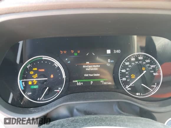 2024 Toyota Sienna Platinum с VIN 5TDERKEC0RS187244, выставлен на аукционе Copart как лот 52601025 с пробегом 11 881 миль миль и Списание • Salvage title. История ставок и продаж доступна на DreamBid. Изображение 9.