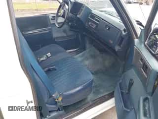 1991 Chevrolet S-10 z VIN 1GCCS14Z3M2225111, wystawiony jako IAAI lot #43214319 z przebiegiem 119 780 mil mil oraz . Historia ofert i sprzedaży dostępna na DreamBid. Obrazek 5.