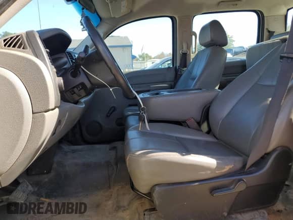2009 Chevrolet Silverado 2500HD Work Truck с VIN 1GCHC43K99F144882, выставлен на аукционе Copart как лот 82774324 с пробегом Не указан миль и Списание • Salvage title. История ставок и продаж доступна на DreamBid. Изображение 7.