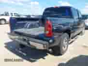 2006 Chevrolet Silverado 1500 LT1 z VIN 2GCEC13T861104368, wystawiony jako IAAI lot #43391074 z przebiegiem 264 407 mil mil oraz . Historia ofert i sprzedaży dostępna na DreamBid. Obrazek 4.