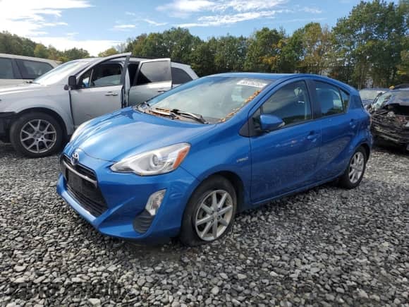 2016 Toyota Prius Two z VIN JTDKDTB39G1589513, wystawiony jako Copart lot #85726255 z przebiegiem 233 833 mil mil oraz Szkoda całkowita • Salvage title. Historia ofert i sprzedaży dostępna na DreamBid. Obrazek 1.
