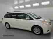 2017 Toyota Sienna XLE Auto Access Seat with VIN 5TDYZ3DC6HS826178, listed as a Copart auction lot 81618905 with 109,398 mi miles and Clean title. Bid and sale history available at DreamBid. Image 4.