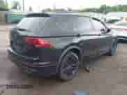 2022 Volkswagen Tiguan SE R-Line Black z VIN 3VV8B7AX7NM165468, wystawiony jako IAAI lot #43027085 z przebiegiem 90 871 mil mil oraz . Historia ofert i sprzedaży dostępna na DreamBid. Obrazek 4.