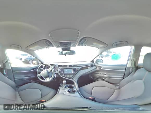 2020 Toyota Camry LE z VIN 4T1C11AK7LU372329, wystawiony jako Copart lot #84774805 z przebiegiem 92 339 mil mil oraz Nie do naprawy • Non repairable. Historia ofert i sprzedaży dostępna na DreamBid. Obrazek 14.