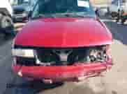 2002 Chevrolet Blazer LS z VIN 1GNCS13WX2K197447, wystawiony jako IAAI lot #41336365 z przebiegiem 196 555 mil mil oraz . Historia ofert i sprzedaży dostępna na DreamBid. Obrazek 12.