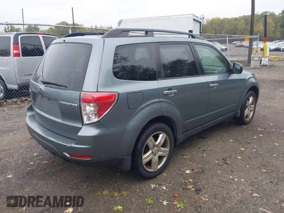 2009 Subaru Forester X с VIN JF2SH63649G791028, выставлен на аукционе IAAI как лот 43451581 с пробегом 173 165 миль миль и . История ставок и продаж доступна на DreamBid. Изображение 4.