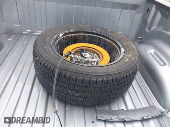 2025 Ram 1500 Lone Star z VIN 1C6RRFFG1SN537641, wystawiony jako IAAI lot #41563794 z przebiegiem 11 488 mil mil oraz . Historia ofert i sprzedaży dostępna na DreamBid. Obrazek 12.