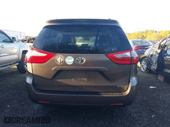 2017 Toyota Sienna XLE Auto Access Seat with VIN 5TDYZ3DC3HS826946, listed as a IAAI auction lot 43464453 with 51,204 mi miles and . Bid and sale history available at DreamBid. Image 16.