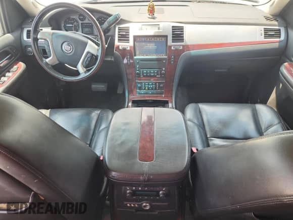 2008 Cadillac Escalade с VIN 1GYFK638X8R228288, выставлен на аукционе Copart как лот 65676185 с пробегом 255 911 миль миль и Списание • Salvage title. История ставок и продаж доступна на DreamBid. Изображение 8.