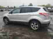 2014 Ford Escape SE z VIN 1FMCU0GX6EUA91338, wystawiony jako Copart lot #82771295 z przebiegiem 153 614 mil mil oraz Czysty tytuł • Clean title. Historia ofert i sprzedaży dostępna na DreamBid. Obrazek 2.