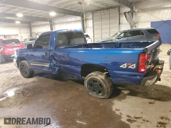 2004 Chevrolet Silverado 1500 LS с VIN 1GCEK14T44E267418, выставлен на аукционе Copart как лот 45549615 с пробегом 162 250 миль миль и Списание • Salvage title. История ставок и продаж доступна на DreamBid. Изображение 2.
