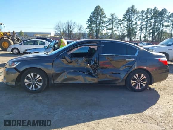 2014 Honda Accord LX z VIN 1HGCR2F3XEA263082, wystawiony jako IAAI lot #41208467 z przebiegiem 183 312 mil mil oraz . Historia ofert i sprzedaży dostępna na DreamBid. Obrazek 6.